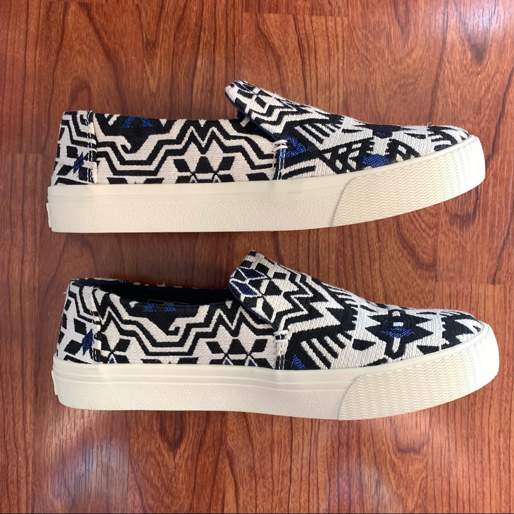 NWOT TOMS Sunset Stellar Blue Metallic Jacquard Embroidered Shoes - Sz  6 - Picture 6 of 10